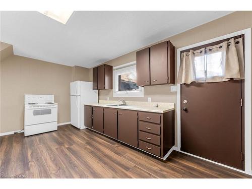 73 Shaw Street, Hamilton, ON - Indoor Photo Showing Kitchen