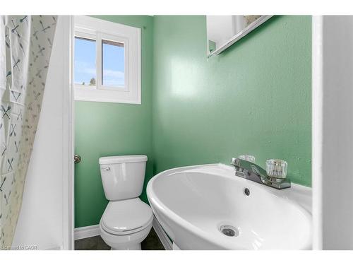 73 Shaw Street, Hamilton, ON - Indoor Photo Showing Bathroom