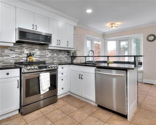 50 Old Forest Crescent, Kitchener, ON - Indoor Photo Showing Kitchen With Upgraded Kitchen