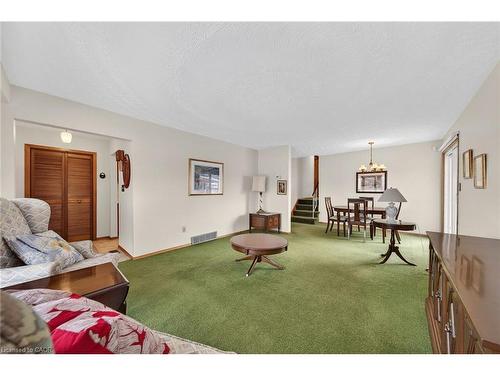 90 Pottruff Road N, Hamilton, ON - Indoor Photo Showing Other Room