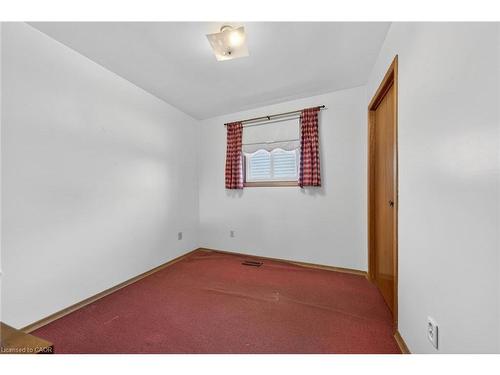 90 Pottruff Road N, Hamilton, ON - Indoor Photo Showing Other Room