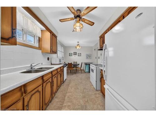 90 Pottruff Road N, Hamilton, ON - Indoor Photo Showing Kitchen With Double Sink