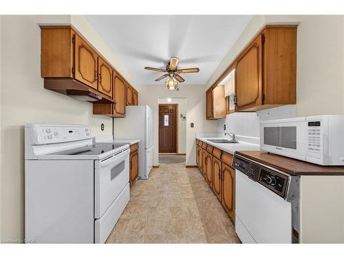 90 Pottruff Road N, Hamilton, ON - Indoor Photo Showing Kitchen