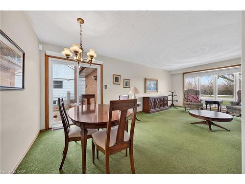 90 Pottruff Road N, Hamilton, ON - Indoor Photo Showing Dining Room