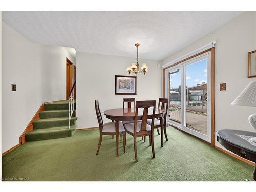 90 Pottruff Road N, Hamilton, ON - Indoor Photo Showing Dining Room
