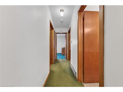 90 Pottruff Road N, Hamilton, ON - Indoor Photo Showing Other Room