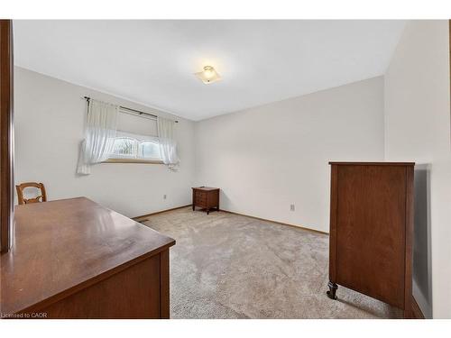 90 Pottruff Road N, Hamilton, ON - Indoor Photo Showing Other Room