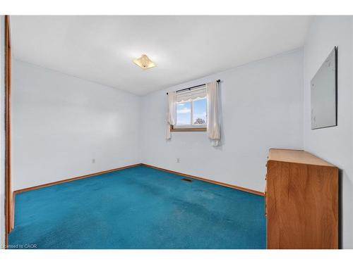 90 Pottruff Road N, Hamilton, ON - Indoor Photo Showing Other Room