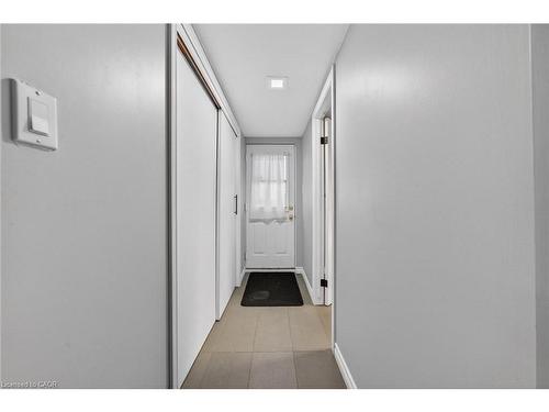 90 Pottruff Road N, Hamilton, ON - Indoor Photo Showing Other Room