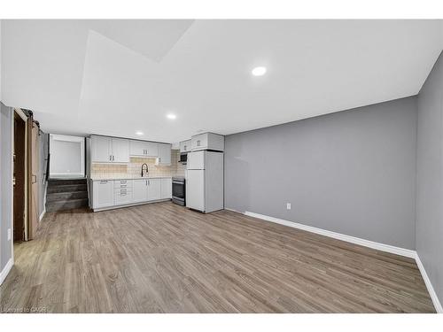 90 Pottruff Road N, Hamilton, ON - Indoor