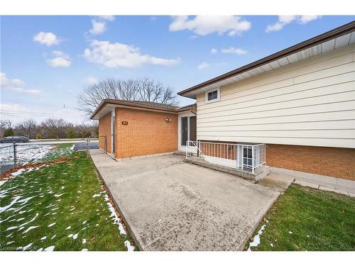 90 Pottruff Road N, Hamilton, ON - Outdoor With Exterior