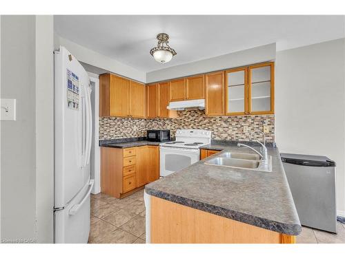23 Stonecairn Drive, Cambridge, ON - Indoor Photo Showing Kitchen With Double Sink