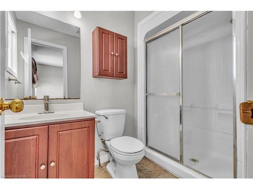 23 Stonecairn Drive, Cambridge, ON - Indoor Photo Showing Bathroom
