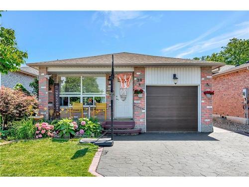 39 Marilyn Court, Hamilton, ON - Outdoor