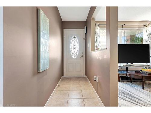 39 Marilyn Court, Hamilton, ON - Indoor Photo Showing Other Room