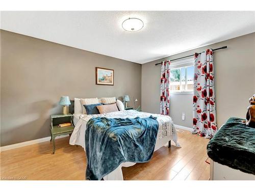 39 Marilyn Court, Hamilton, ON - Indoor Photo Showing Bedroom