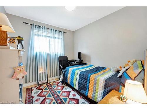 39 Marilyn Court, Hamilton, ON - Indoor Photo Showing Bedroom