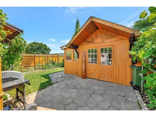 39 Marilyn Court, Hamilton, ON - Outdoor