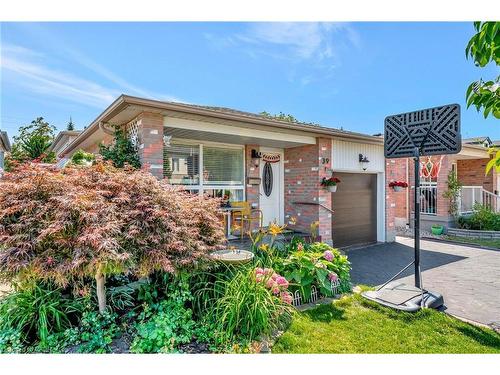 39 Marilyn Court, Hamilton, ON - Outdoor