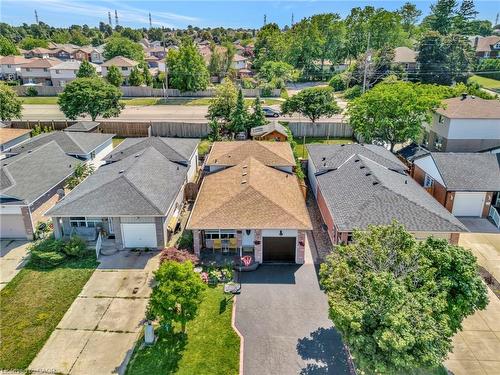 39 Marilyn Court, Hamilton, ON - Outdoor