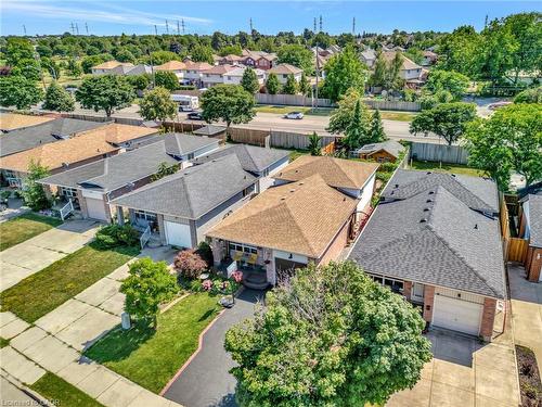 39 Marilyn Court, Hamilton, ON - Outdoor