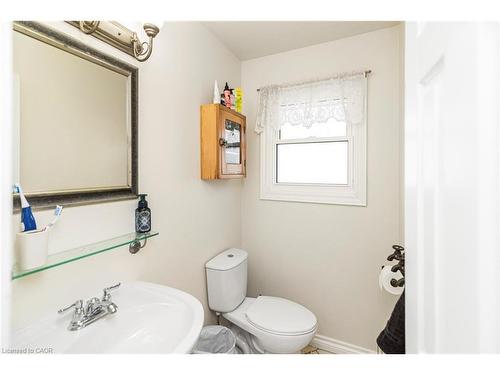 7087 Rainham Road, Dunnville, ON - Indoor Photo Showing Bathroom