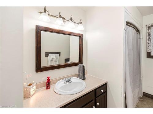 7087 Rainham Road, Dunnville, ON - Indoor Photo Showing Bathroom