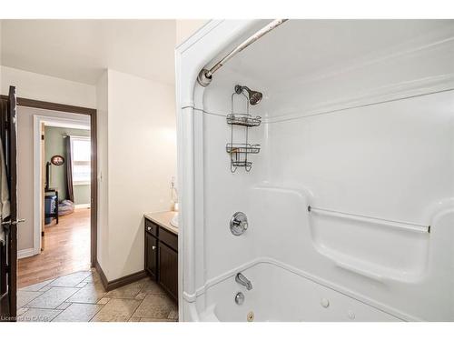7087 Rainham Road, Dunnville, ON - Indoor Photo Showing Bathroom