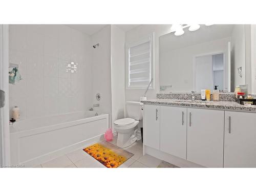 102 Strickland Avenue, Brantford, ON - Indoor Photo Showing Bathroom