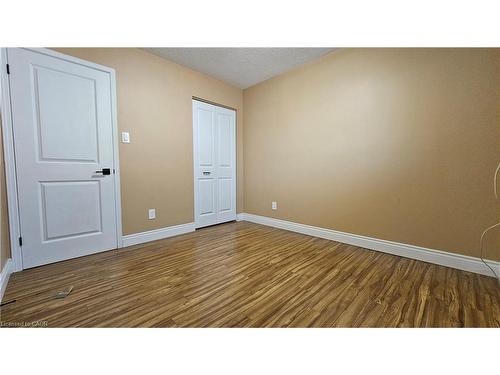 Upper-110 Abbot Drive, Hamilton, ON - Indoor Photo Showing Other Room