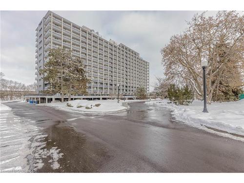 106-58 Bridgeport Road E, Waterloo, ON - Outdoor