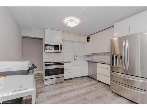 106-58 Bridgeport Road E, Waterloo, ON - Indoor Photo Showing Kitchen