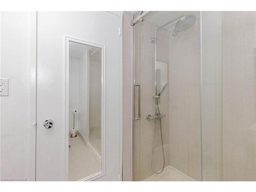 106-58 Bridgeport Road E, Waterloo, ON - Indoor Photo Showing Bathroom