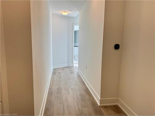 810-2088 James Street, Burlington, ON - Indoor Photo Showing Other Room