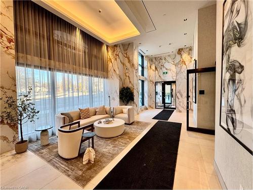 810-2088 James Street, Burlington, ON - Indoor Photo Showing Other Room