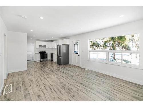 100 Green Mountain Road E, Stoney Creek, ON - Indoor