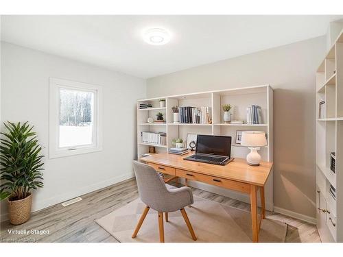 100 Green Mountain Road E, Stoney Creek, ON - Indoor Photo Showing Office