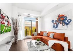 303-34 Plains Road  Burlington, ON L7T 0B9