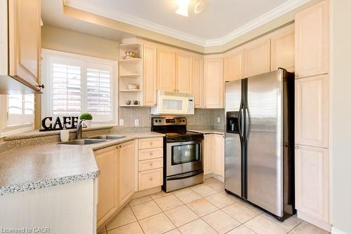 5191 Blue Spruce Avenue, Burlington, ON - Indoor Photo Showing Kitchen With Double Sink