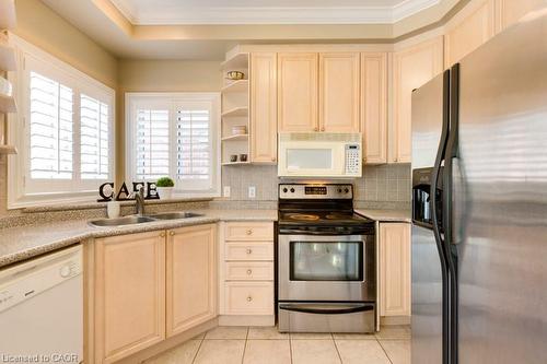 5191 Blue Spruce Avenue, Burlington, ON - Indoor Photo Showing Kitchen With Double Sink