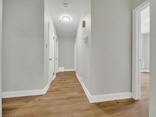 860 Vine Street, Cambridge, ON - Indoor Photo Showing Other Room