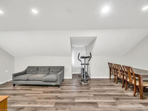 860 Vine Street, Cambridge, ON - Indoor Photo Showing Other Room