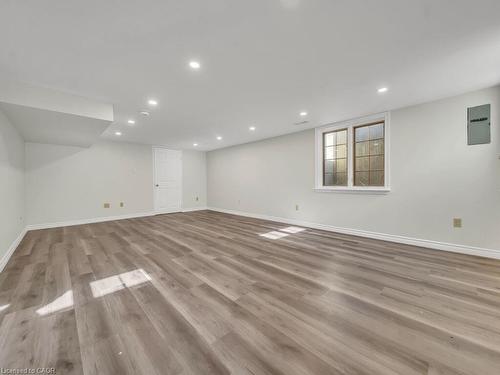 860 Vine Street, Cambridge, ON - Indoor Photo Showing Other Room
