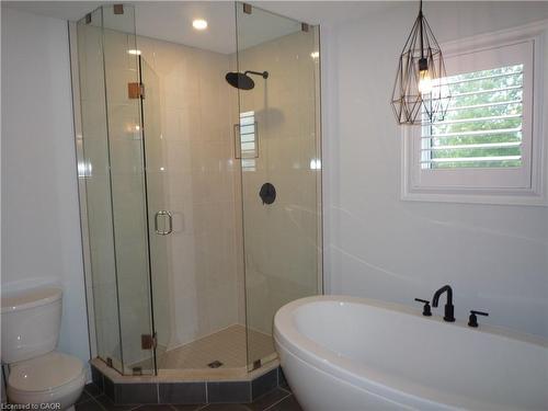 8607 Jennifer Crescent, Niagara Falls, ON - Indoor Photo Showing Bathroom