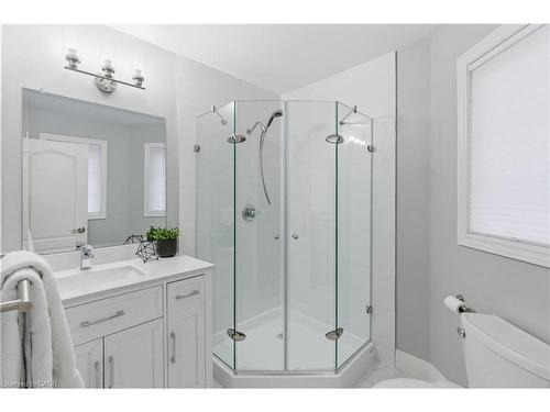 4399 Christopher Court, Lincoln, ON - Indoor Photo Showing Bathroom