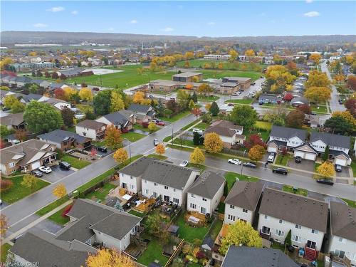 4399 Christopher Court, Lincoln, ON - Outdoor With View