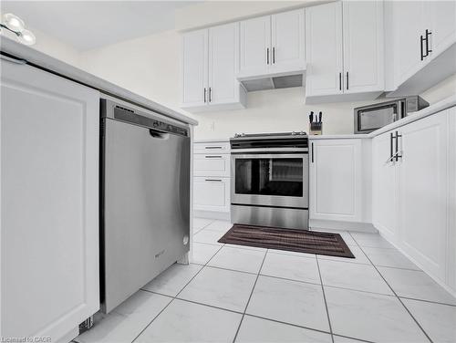 66 Lillian Way, Caledonia, ON - Indoor Photo Showing Kitchen