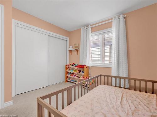 66 Lillian Way, Caledonia, ON - Indoor Photo Showing Bedroom