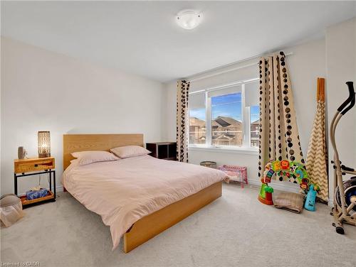 66 Lillian Way, Caledonia, ON - Indoor Photo Showing Bedroom