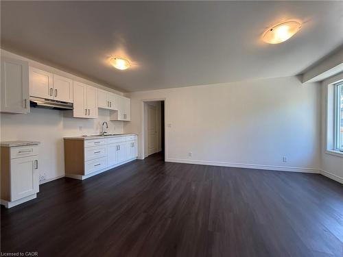 E-243 Grove Street, Simcoe, ON - Indoor Photo Showing Kitchen